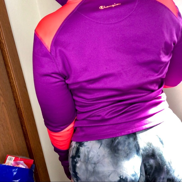 Champion Purple Pull Over Sweatshirt Size Small - Picture 3 of 4